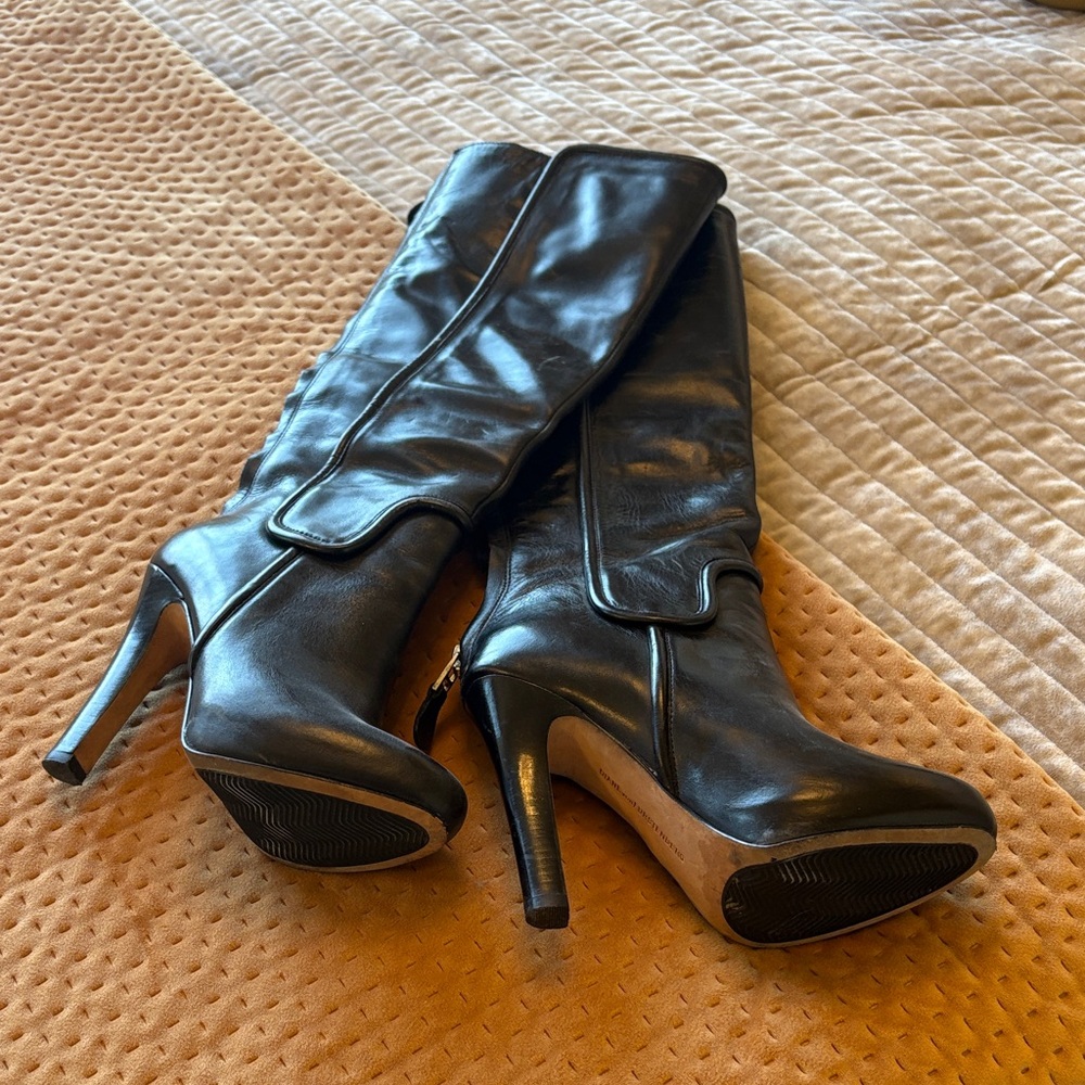 Elegant Black Knee-High Boots